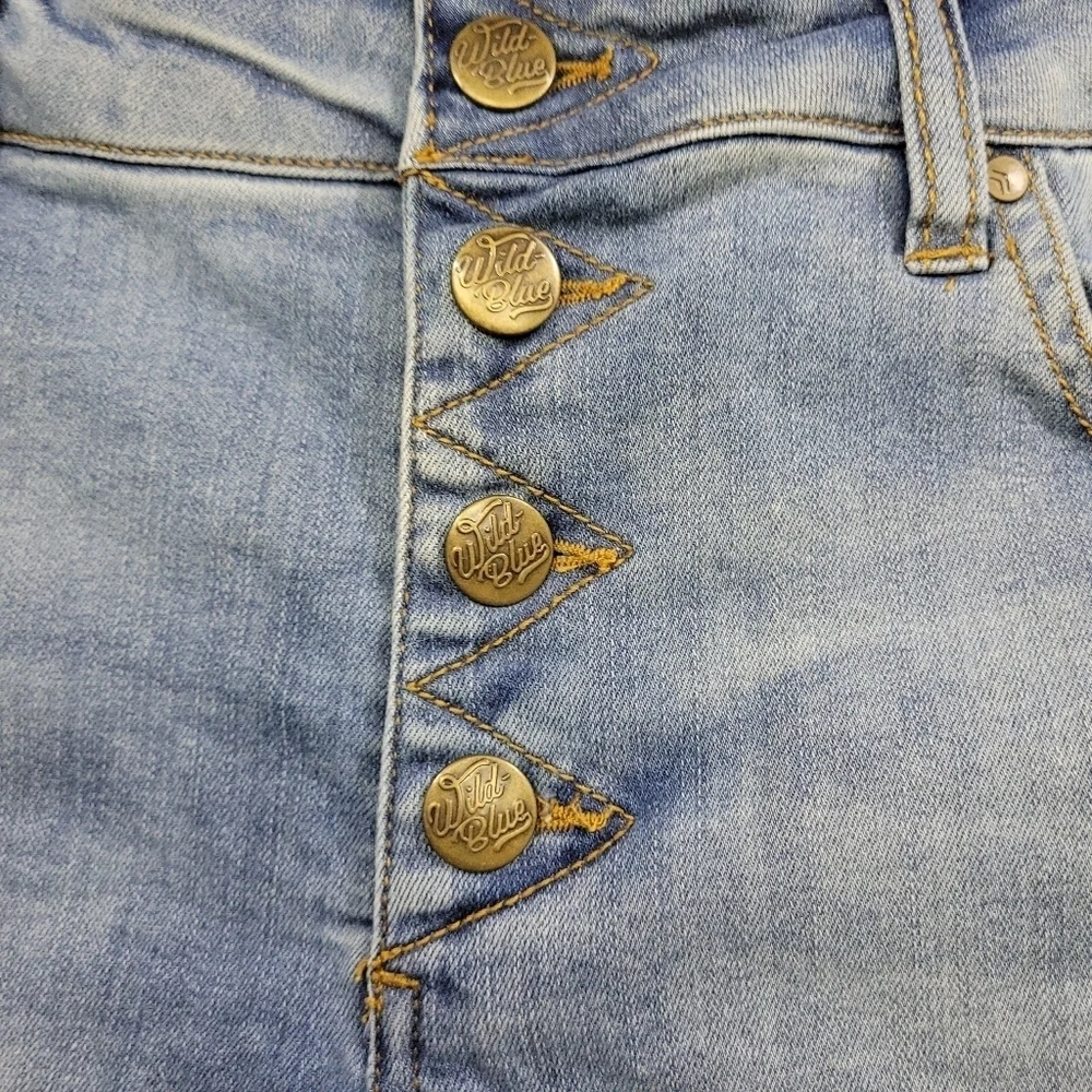 Wild Blue Womens Skinny Jean Shorts by‎ Sadie Robertson Size 7